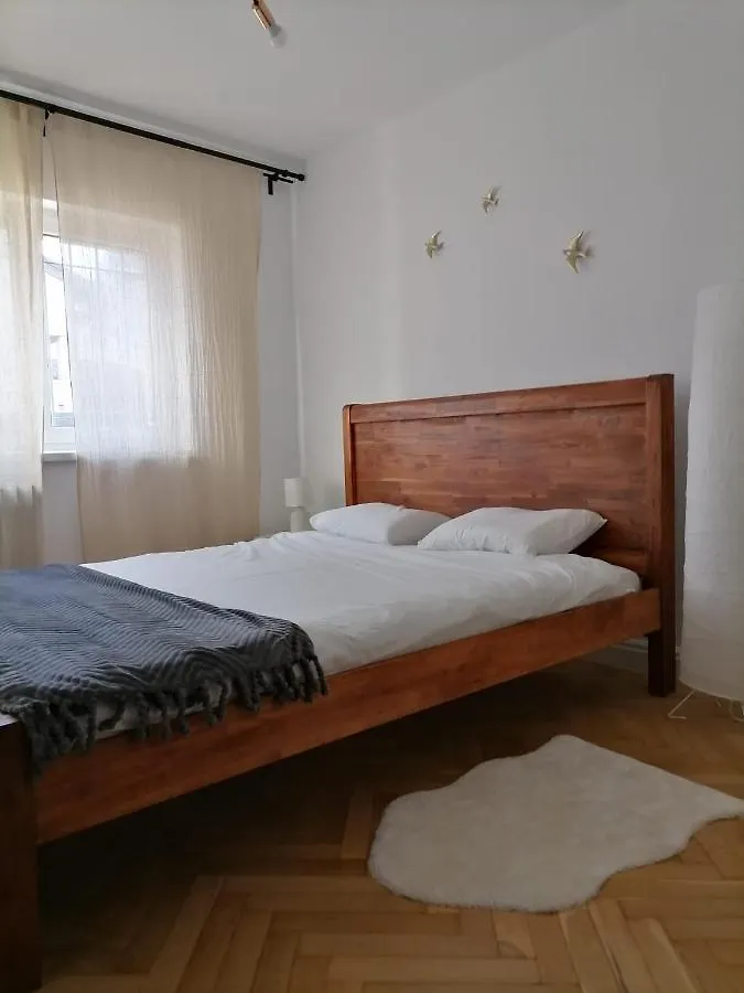 09PuzzleSuites Bucarest 0*,